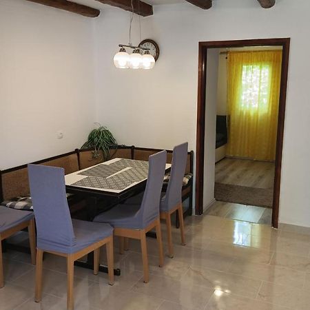 Apartment Dinka Kornic Bagian luar foto