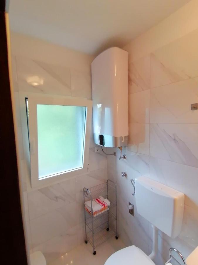 Apartment Dinka Kornic Bagian luar foto