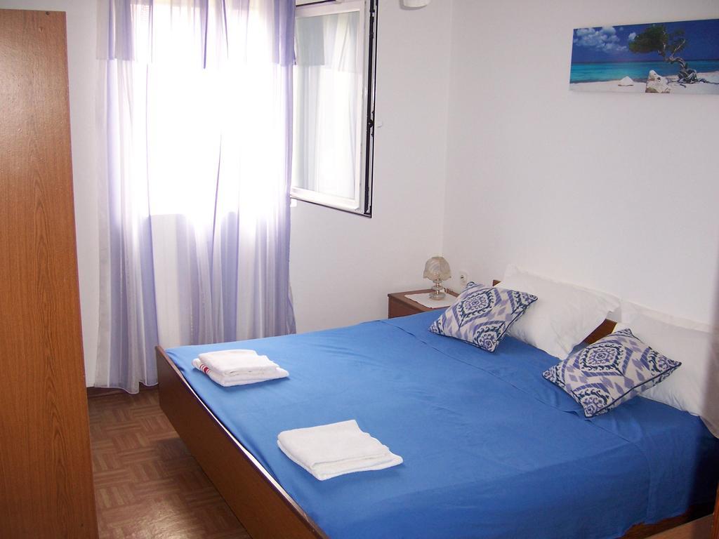 Apartment Dinka Kornic Ruang foto