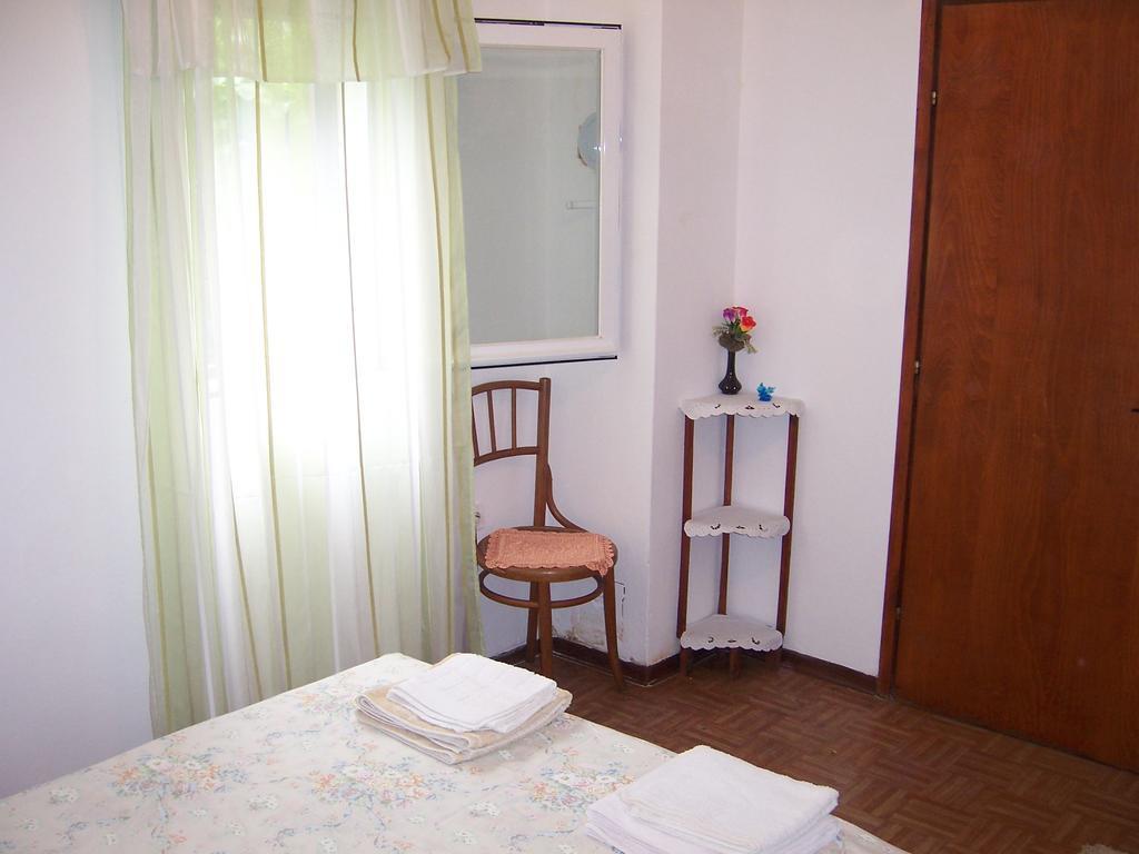 Apartment Dinka Kornic Ruang foto